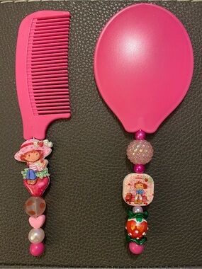 Strawberry Shortcake Mirror & Comb Set